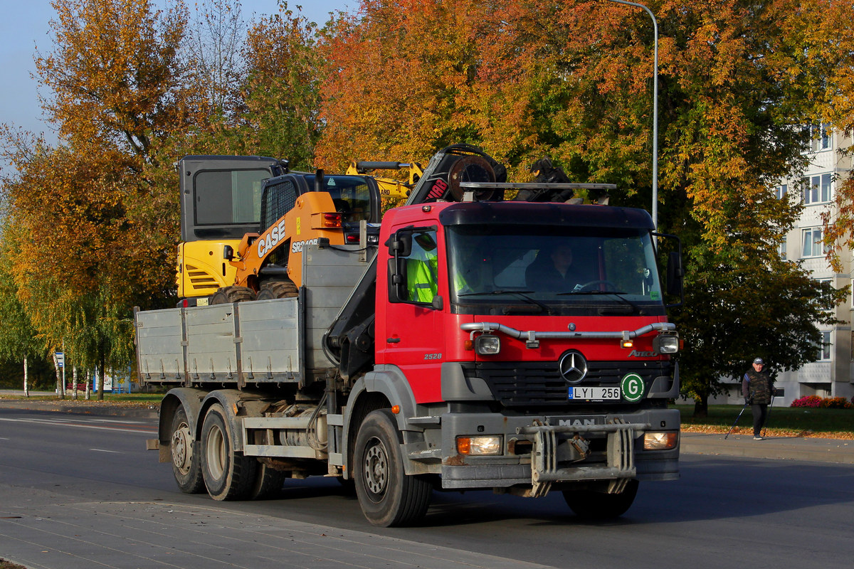 Литва, № LYI 256 — Mercedes-Benz Atego 2528