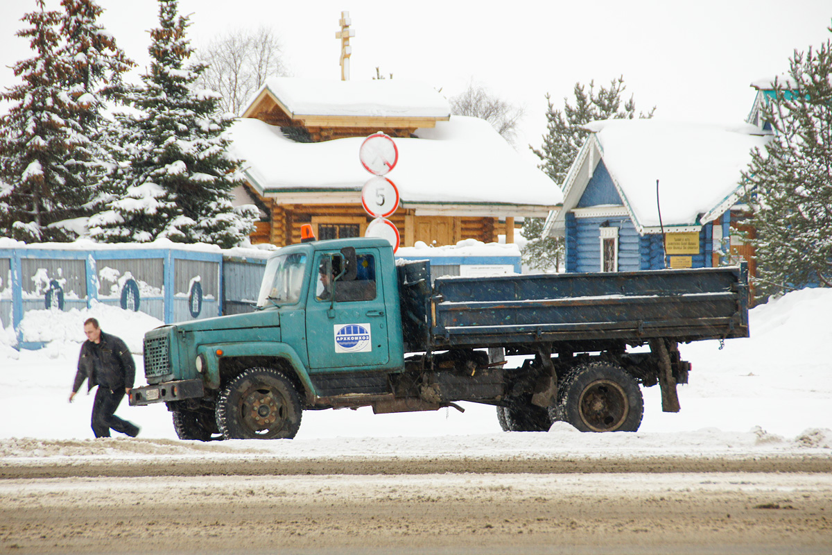 Архангельская область, № Е 888 ОХ 29 — ГАЗ-33072