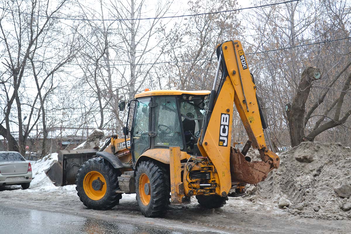 Удмуртия, № 5556 УС 18 — JCB 4CX