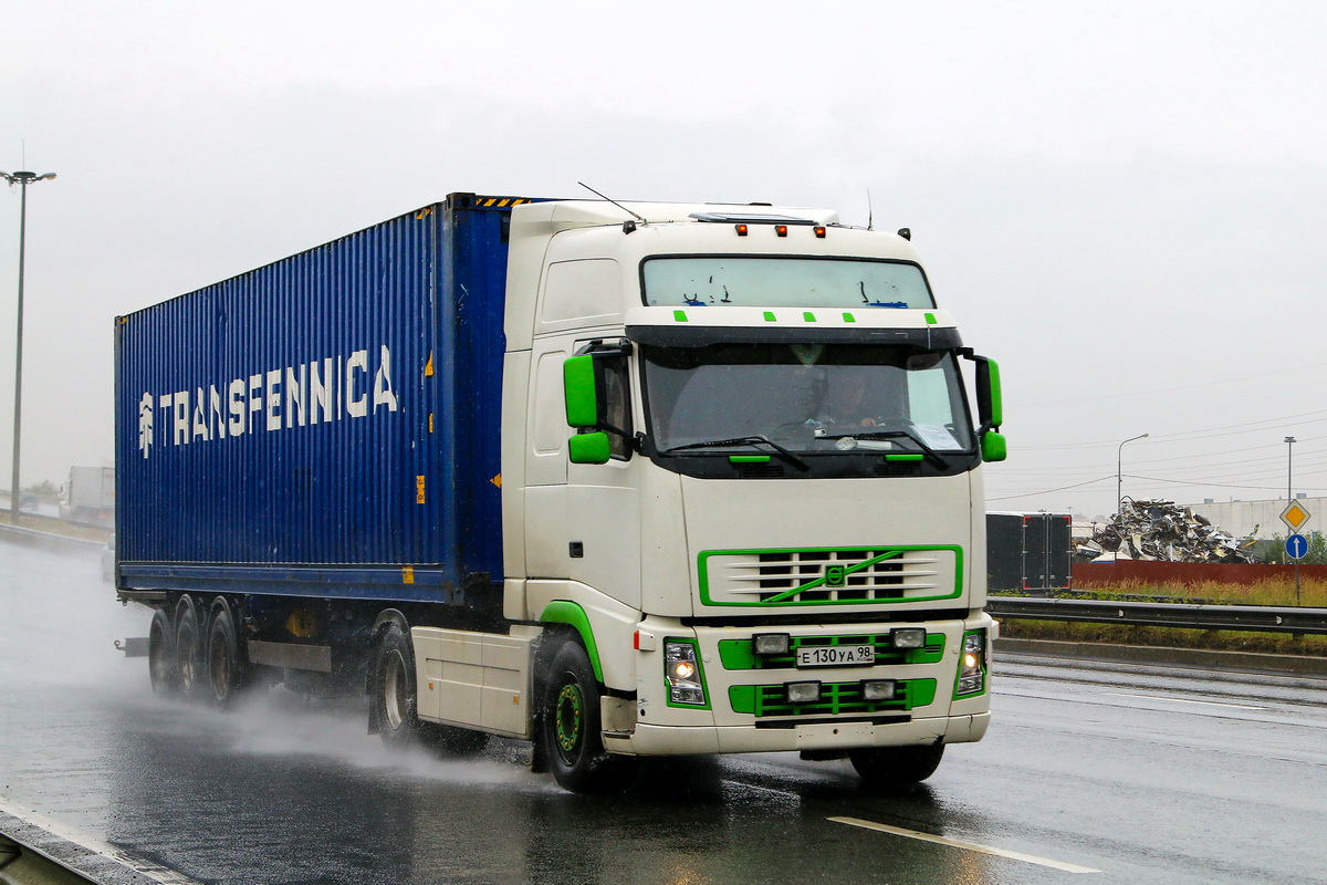 Санкт-Петербург, № Е 130 УА 98 — Volvo ('2002) FH12.460