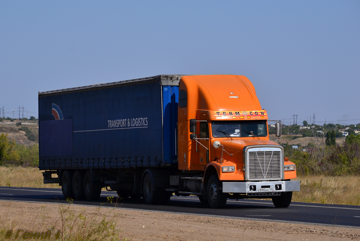 Волгоградская область, № Е 890 АА 134 — Freightliner FLD 120 SD