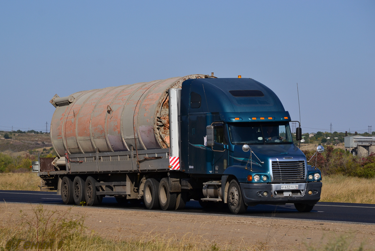 Татарстан, № Р 632 РУ 16 — Freightliner Century Class