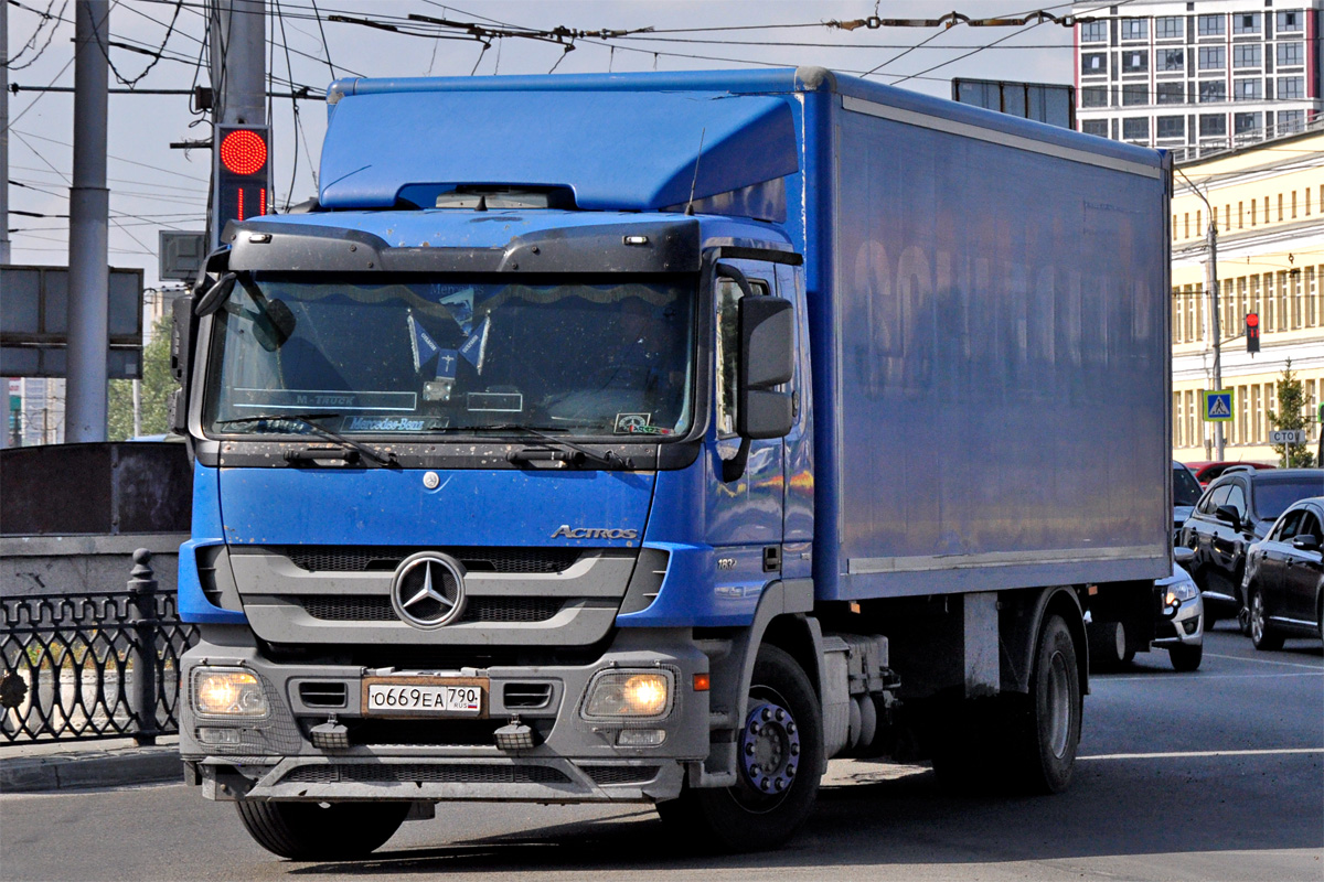 Московская область, № О 669 ЕА 790 — Mercedes-Benz Actros ('2009) 1832