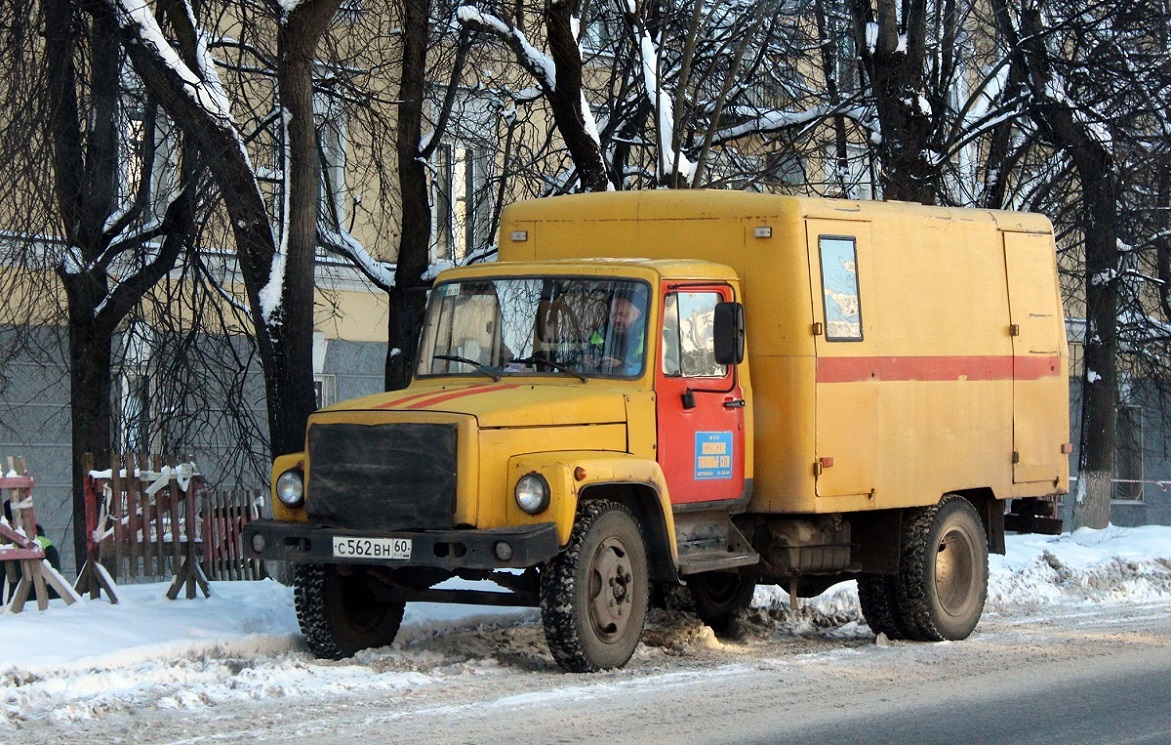 Псковская область, № С 562 ВН 60 — ГАЗ-3307