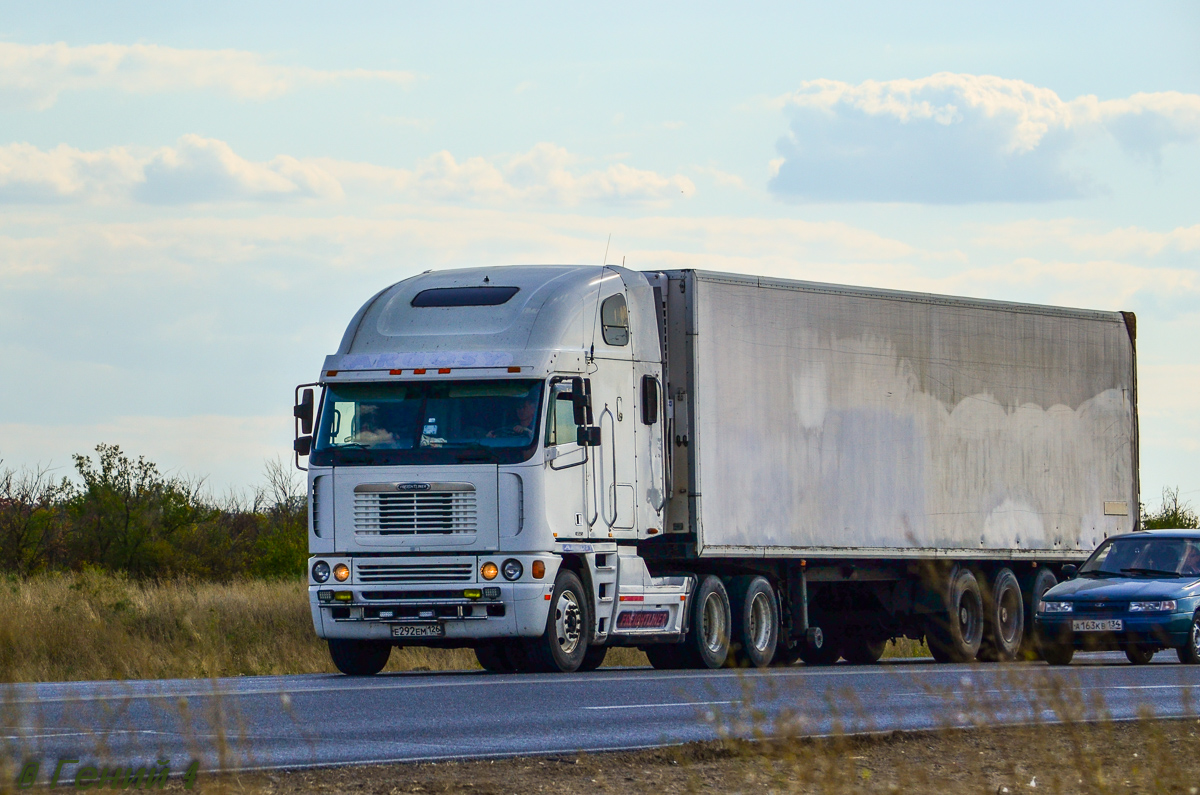 Ставропольский край, № Е 292 ЕМ 126 — Freightliner Argosy