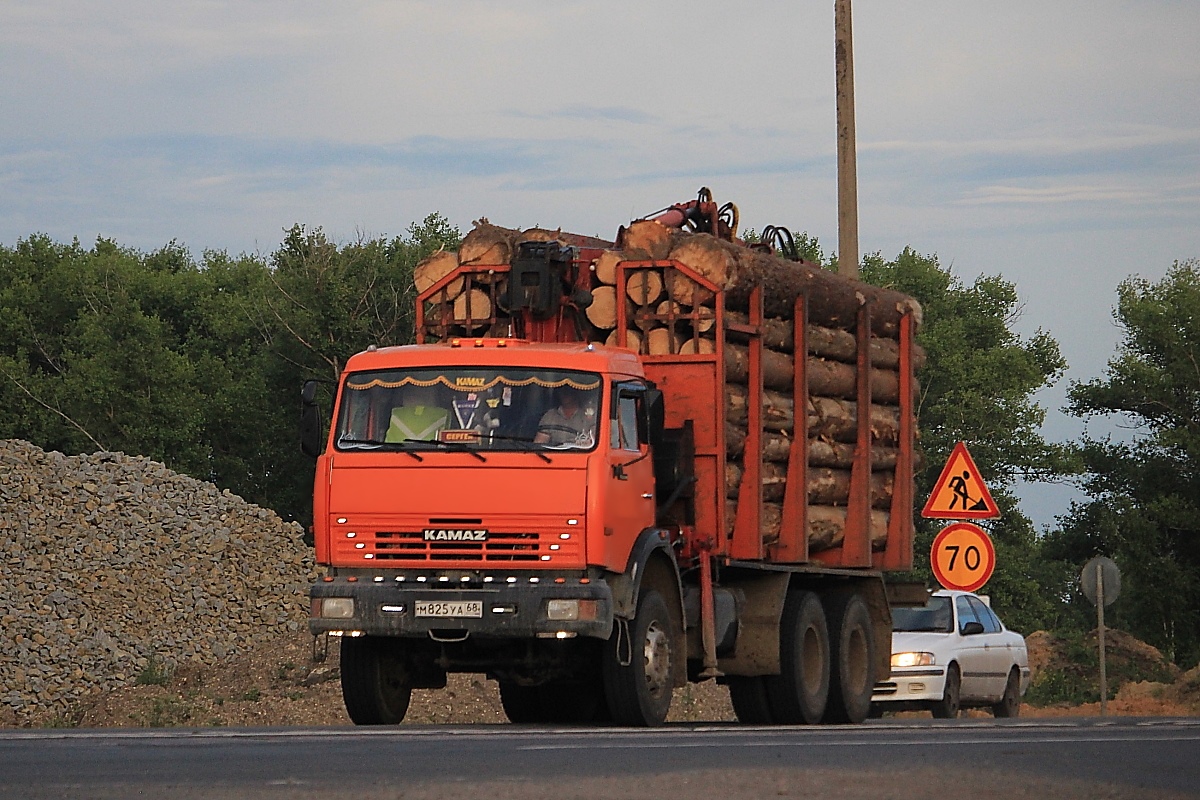 Тамбовская область, № М 825 УА 68 — КамАЗ-53228-15 [53228R]