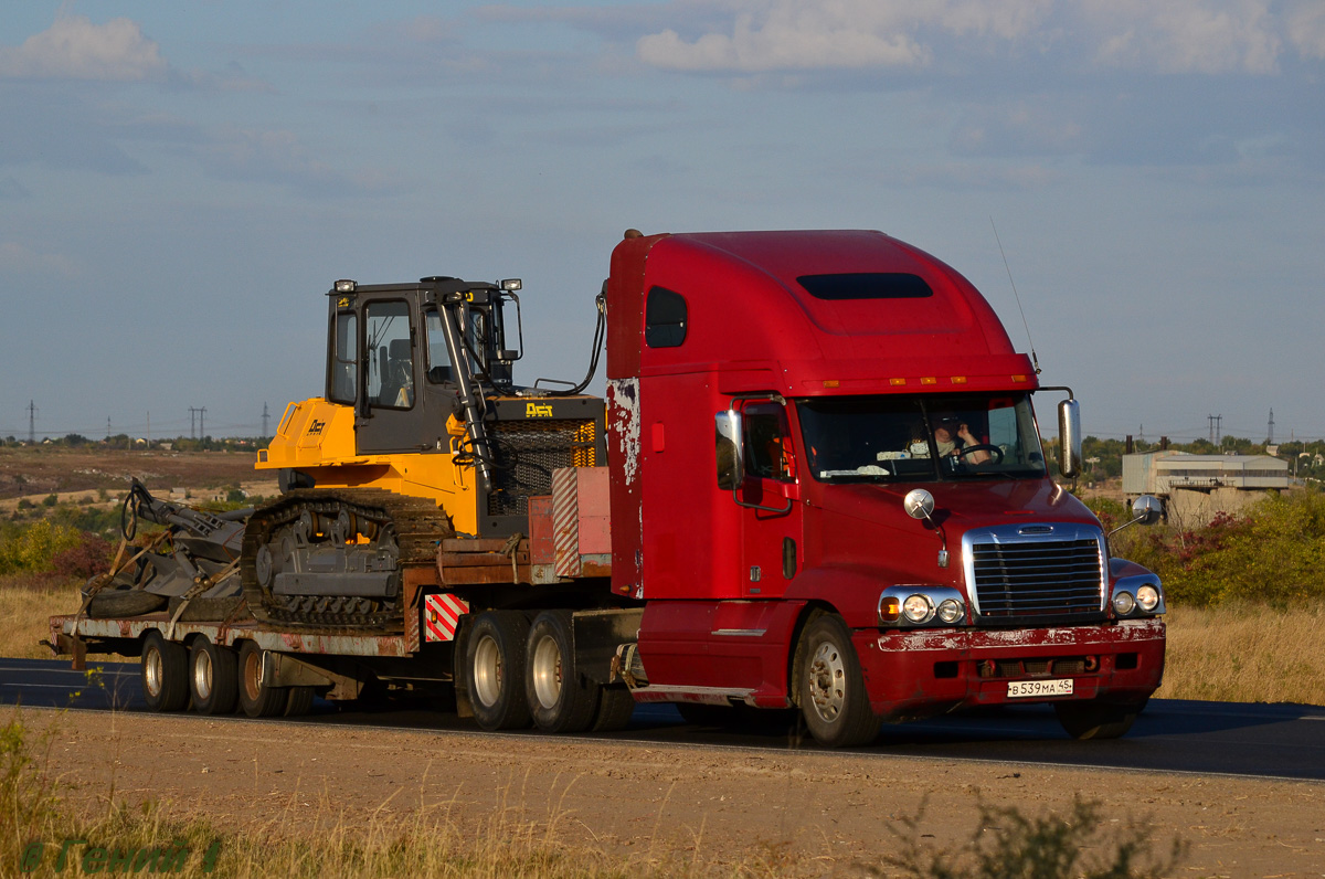 Курганская область, № В 539 МА 45 — Freightliner Century Class