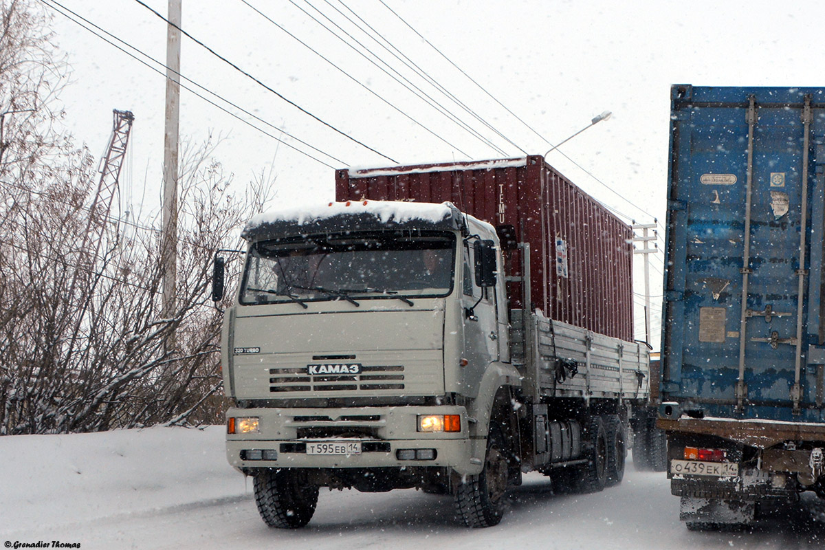 Саха (Якутия), № Т 595 ЕВ 14 — КамАЗ-65117 [651170]