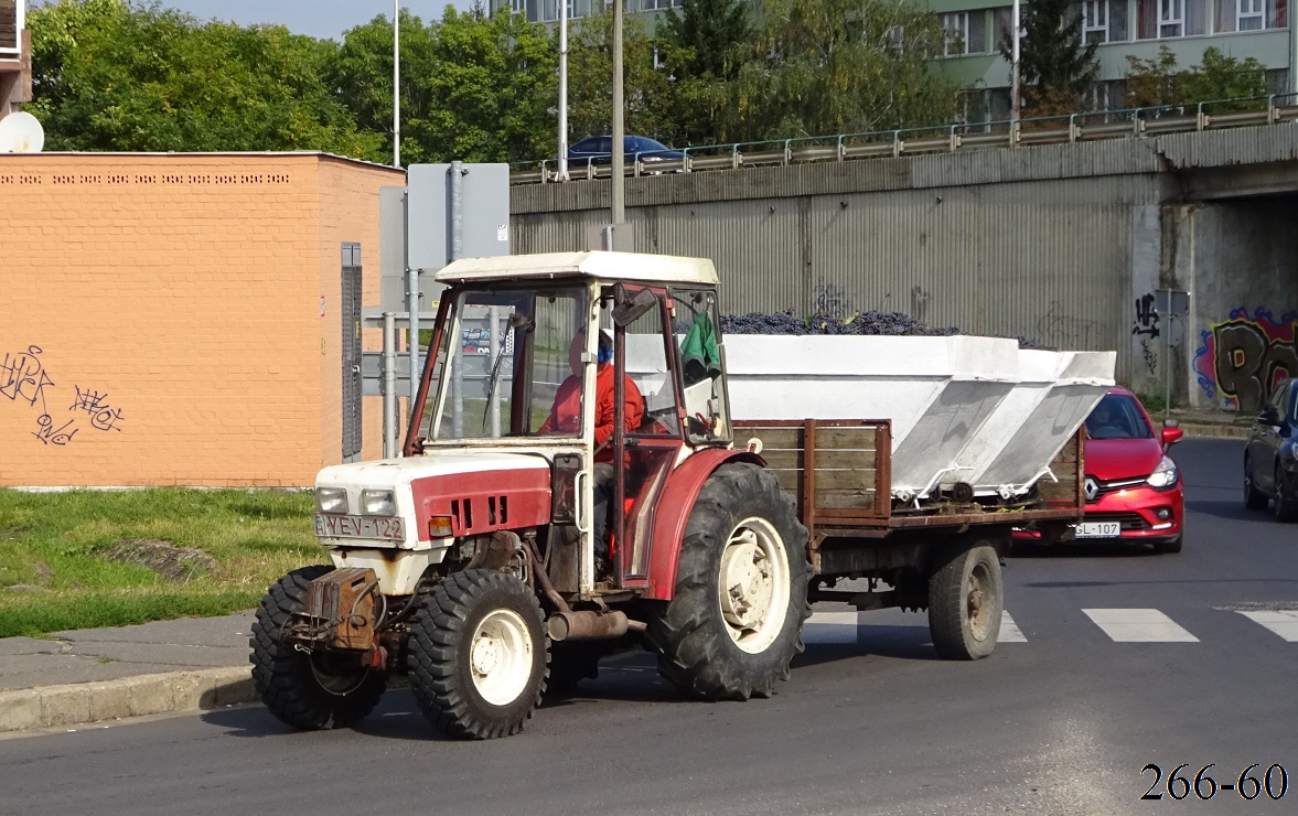 Венгрия, № YEV-122 — Steyr (общая модель); Венгрия — Сбор винограда в Венгрии