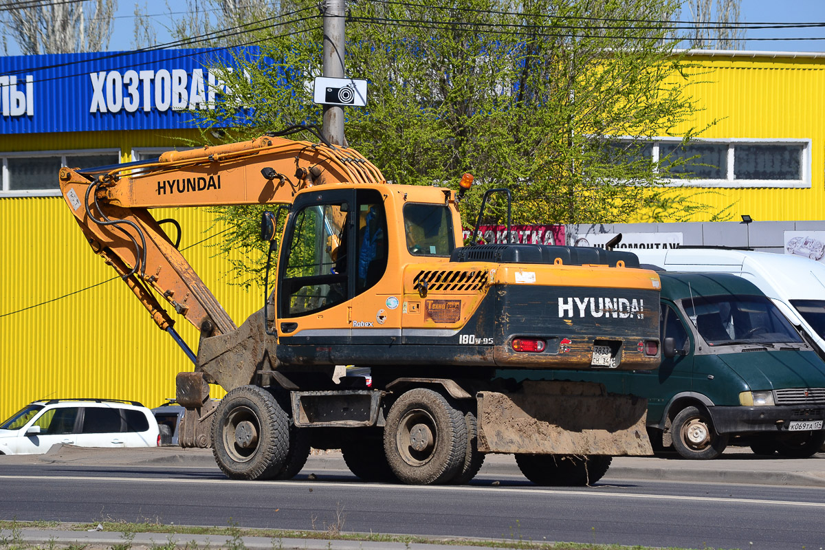 Волгоградская область, № 3833 СН 34 — Hyundai R180W