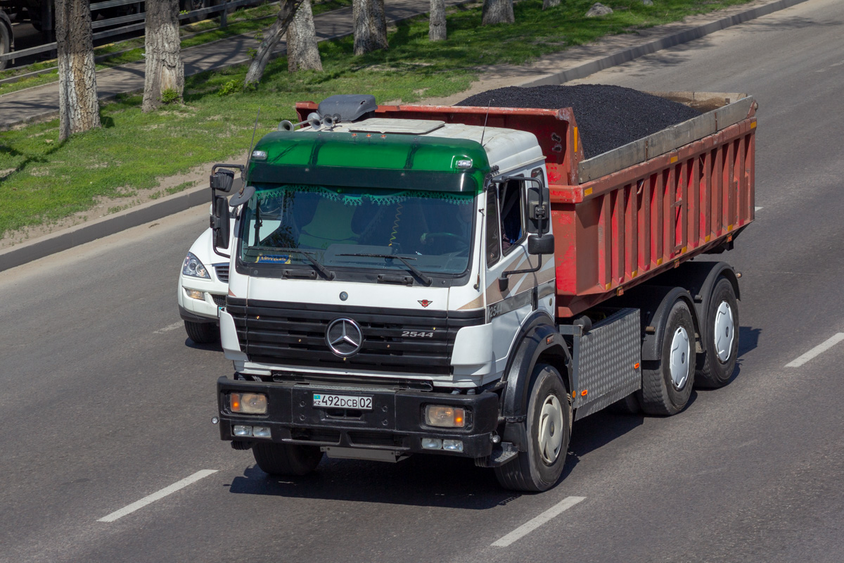 Алматы, № 492 DCB 02 — Mercedes-Benz SK 2544