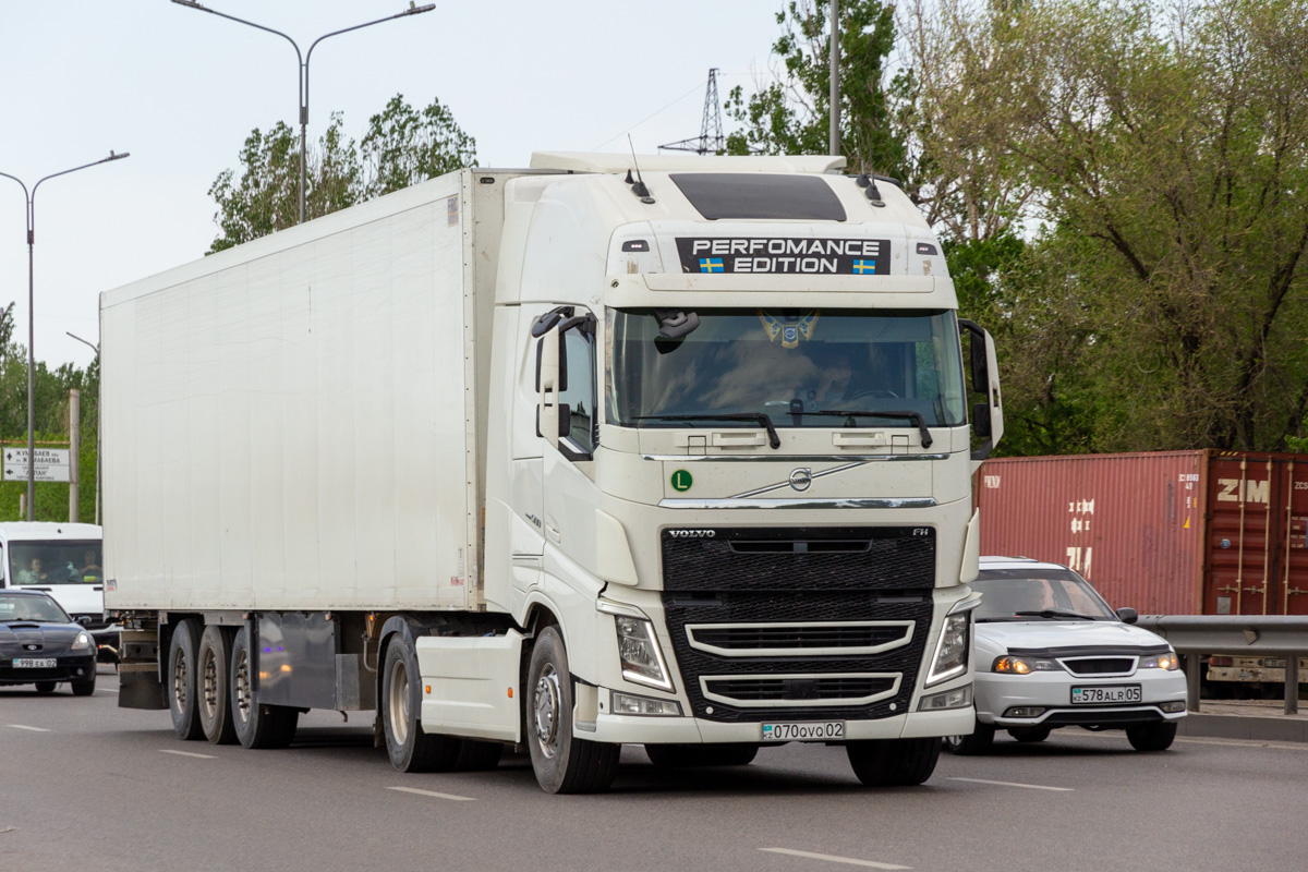 Алматы, № 070 QVQ 02 — Volvo ('2012) FH.500