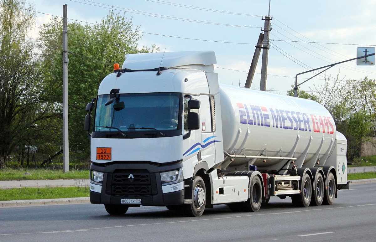 Санкт-Петербург, № В 005 АК 198 — Renault T-Series ('2013)