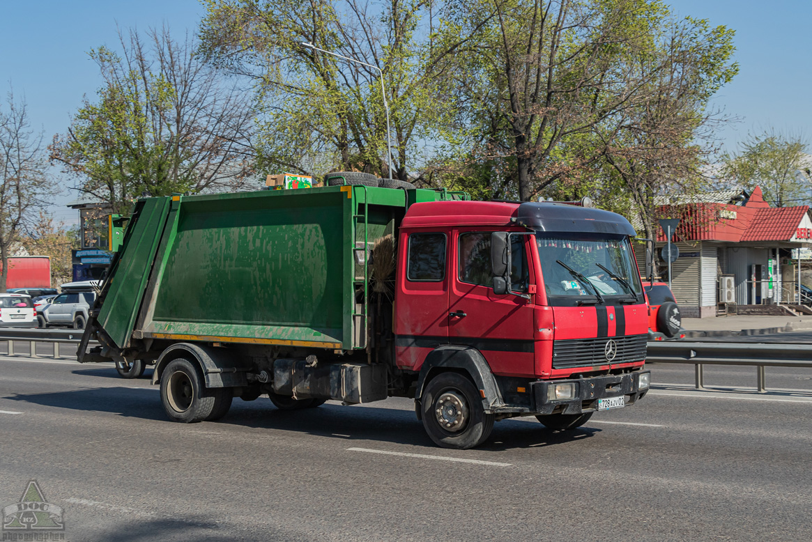 Алматы, № 728 AJV 02 — Mercedes-Benz LK 817