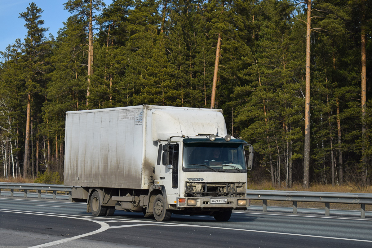 Алтайский край, № А 624 АУ 122 — Volvo FL6