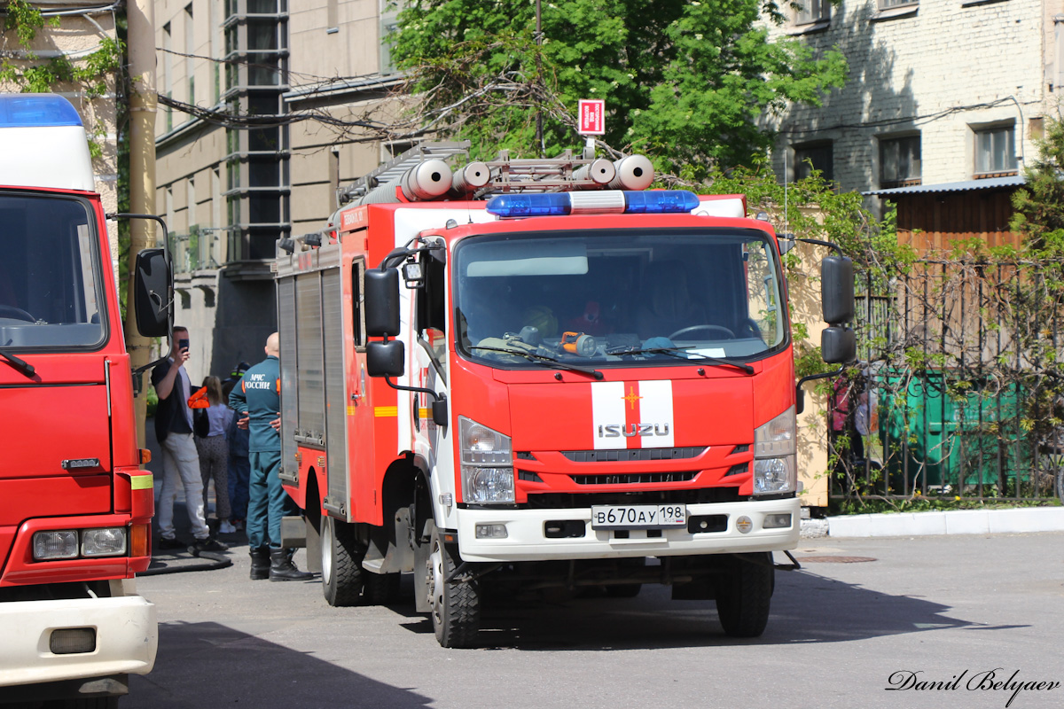 Санкт-Петербург, № В 670 АУ 198 — Isuzu NРS75 [Z7X]