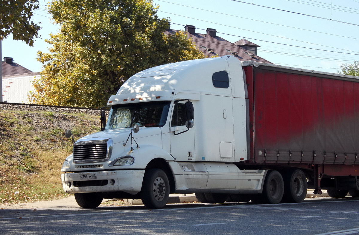 Краснодарский край, № М 793 ВМ 123 — Freightliner Columbia