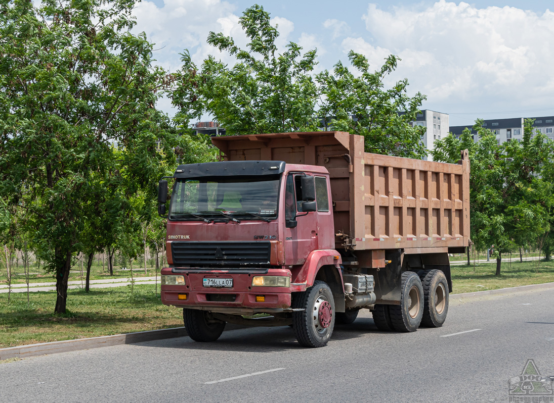 Западно-Казахстанская область, № 716 LLA 07 — Sinotruk SWZ10 Golden Prince