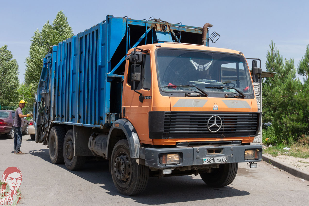 Алматы, № 681 LCA 02 — Mercedes-Benz SK (общ. мод.)