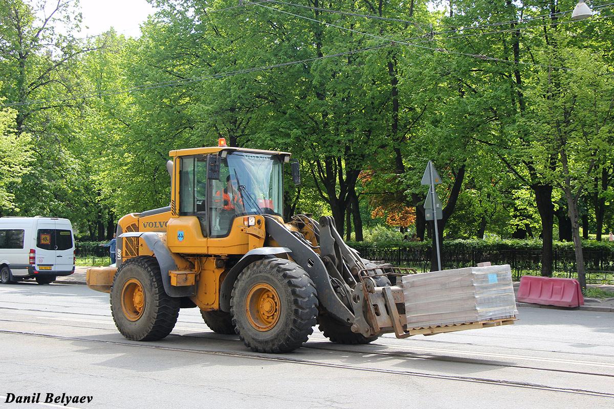 Санкт-Петербург, № 211 — Volvo L60