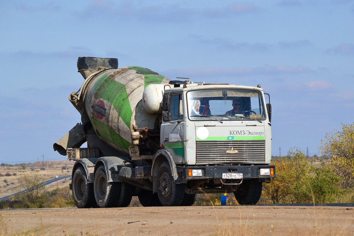 Волгоградская область, № А 528 УЕ 134 — МАЗ-630305