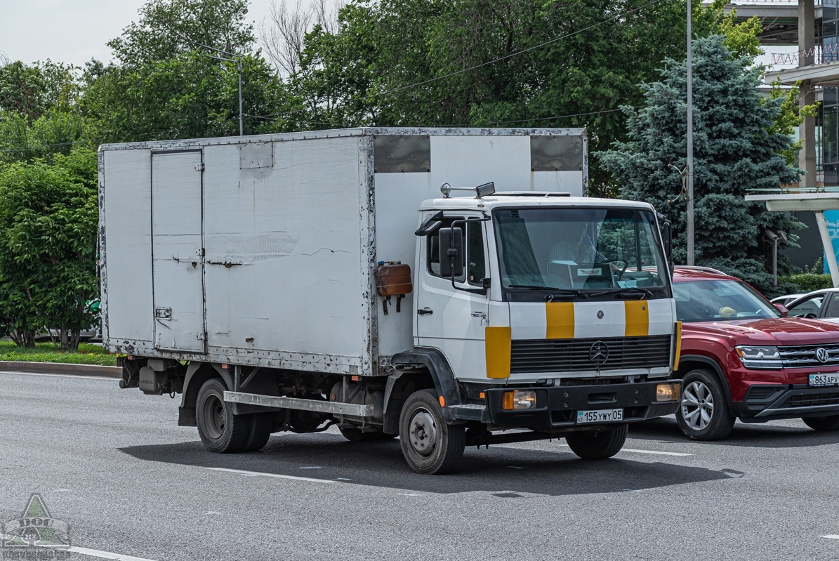 Алматинская область, № 155 YWY 05 — Mercedes-Benz LK 817