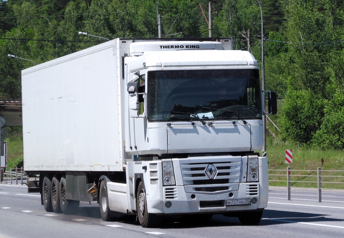 Дагестан, № М 707 МВ 05 — Renault Magnum ('2005)