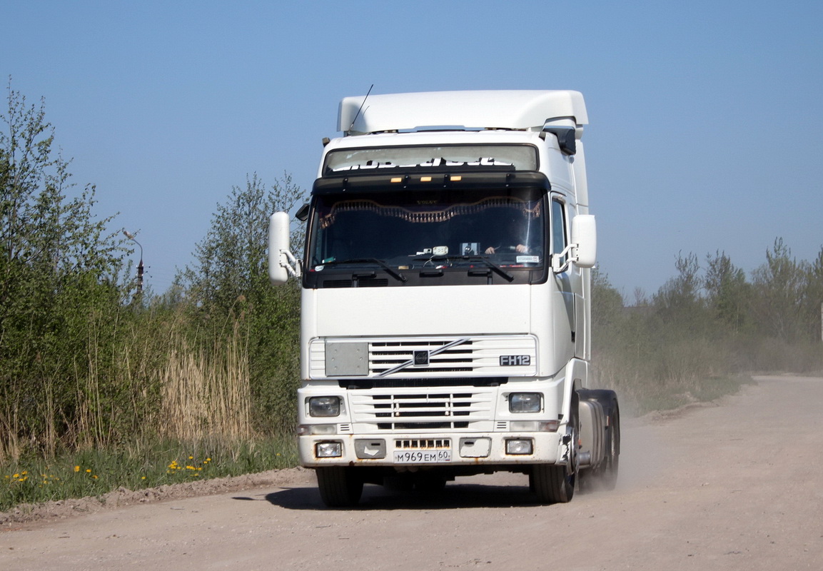 Псковская область, № М 969 ЕМ 60 — Volvo ('1993) FH12.380