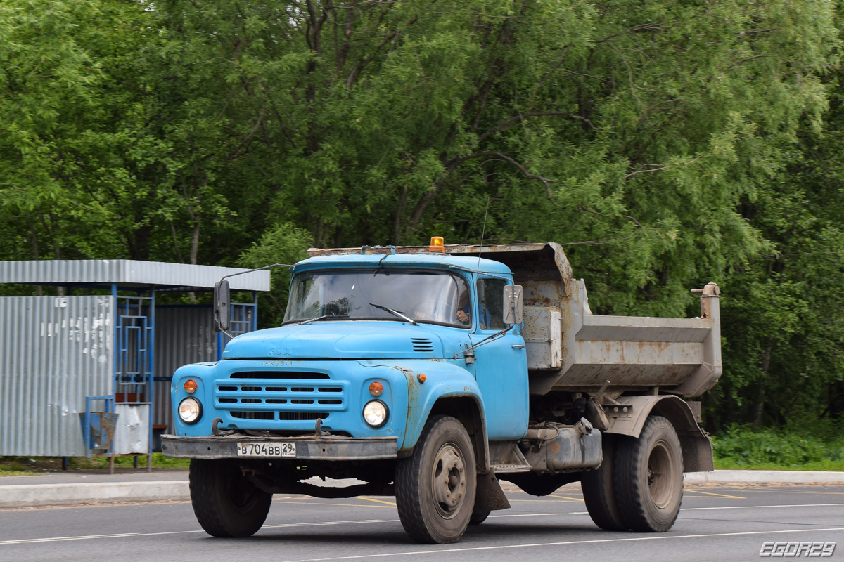 Архангельская область, № В 704 ВВ 29 — ЗИЛ-495710