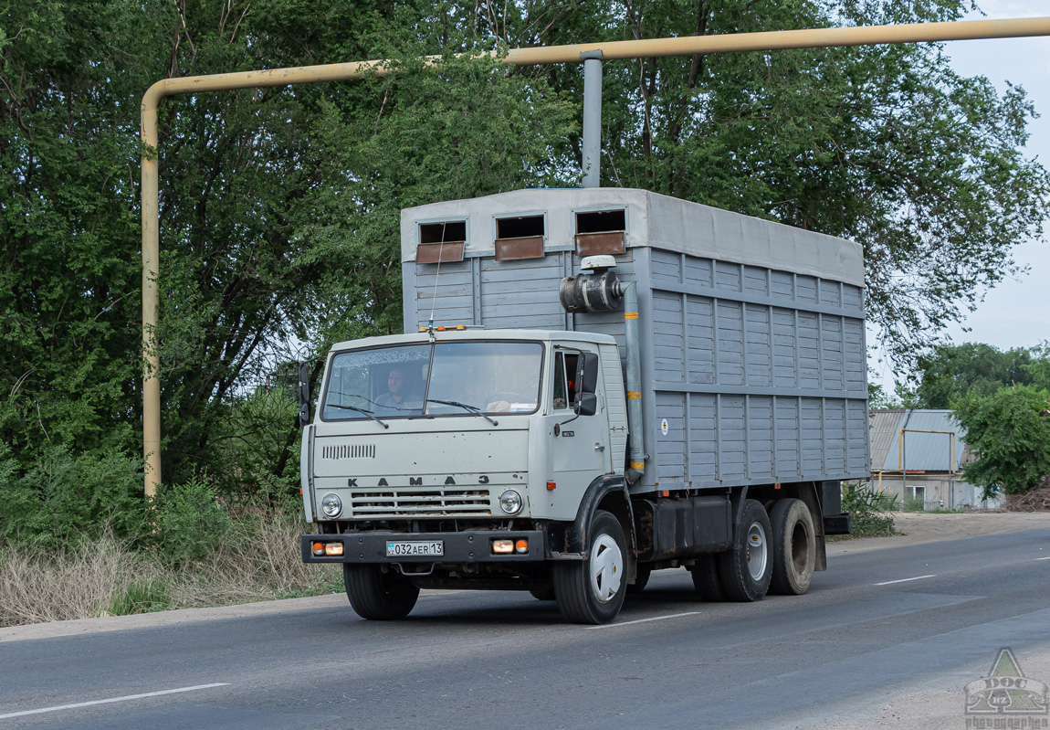 Туркестанская область, № 032 AER 13 — КамАЗ-53212