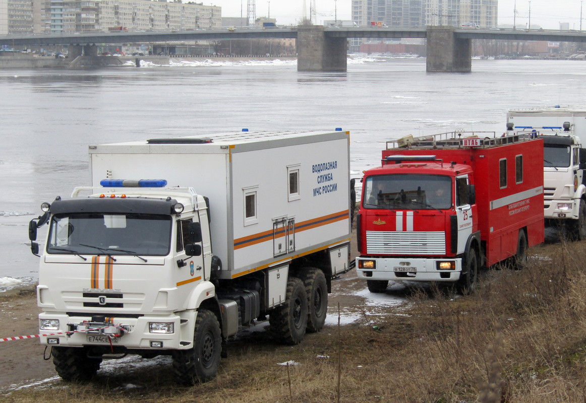 Санкт-Петербург, № Е 744 СЕ 198 — КамАЗ-43118-50