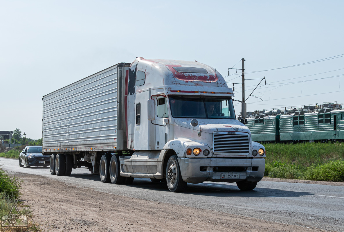 Киргизия, № 01 357 AFD — Freightliner Century Class