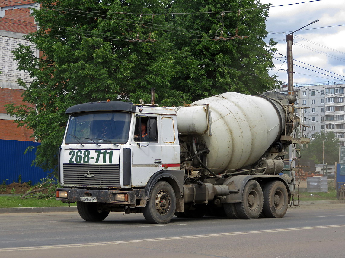 Кировская область, № А 228 ХК 43 — МАЗ-630303