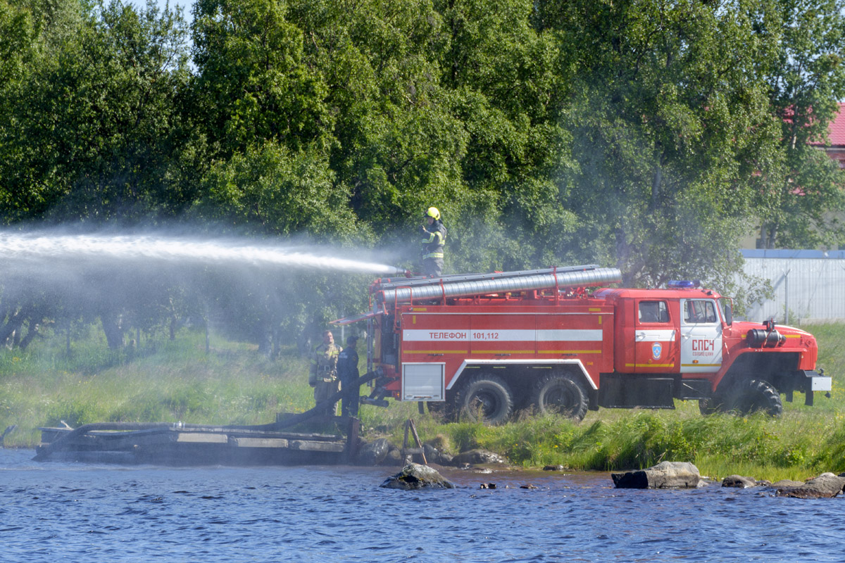 Архангельская область, № М 586 ВМ 29 — Урал-5557-70