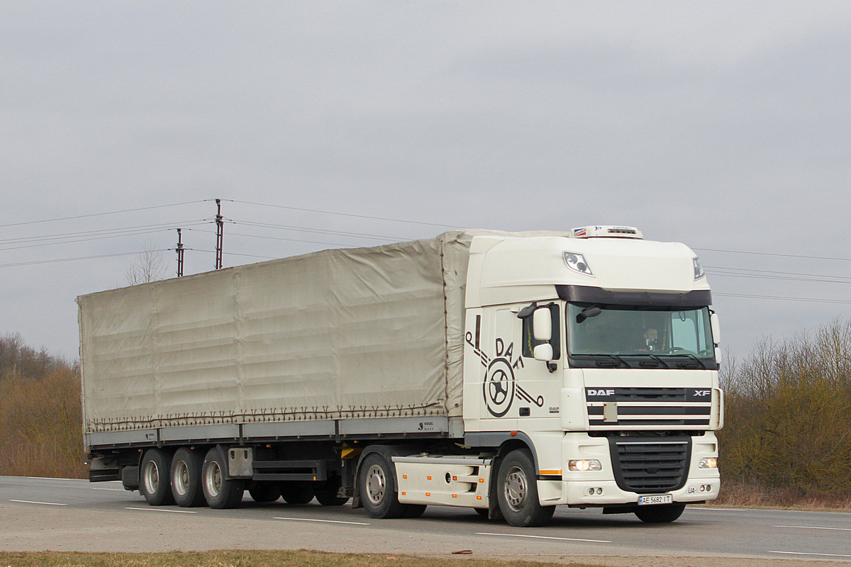 Днепропетровская область, № АЕ 5682 ІТ — DAF XF105 FT