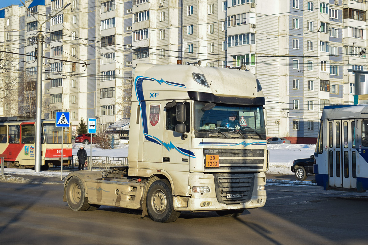 Алтайский край, № А 532 ТМ 122 — DAF XF105 FT