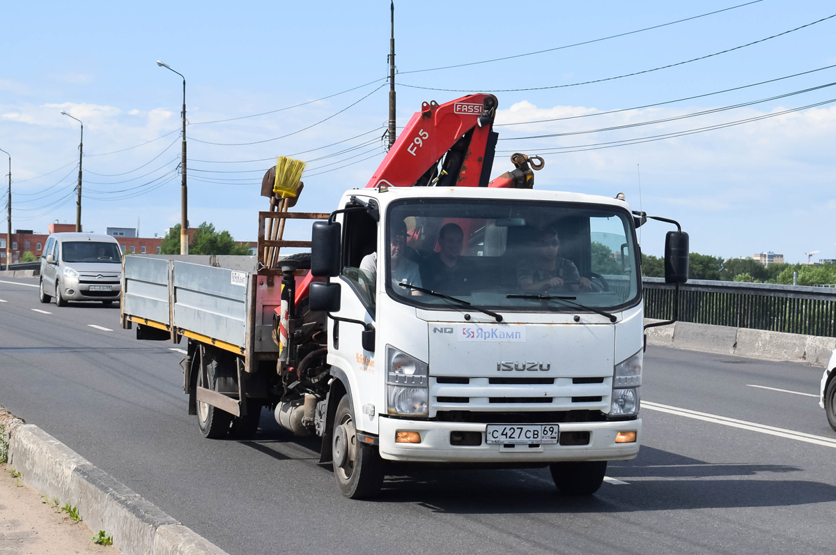 Тверская область, № С 427 СВ 69 — Isuzu NQR90 [Z7X]