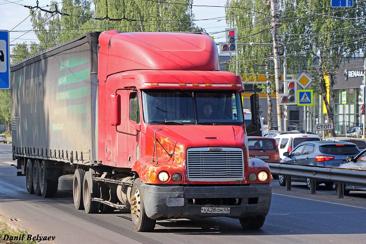 Кировская область, № А 428 ОМ 43 — Freightliner Century Class