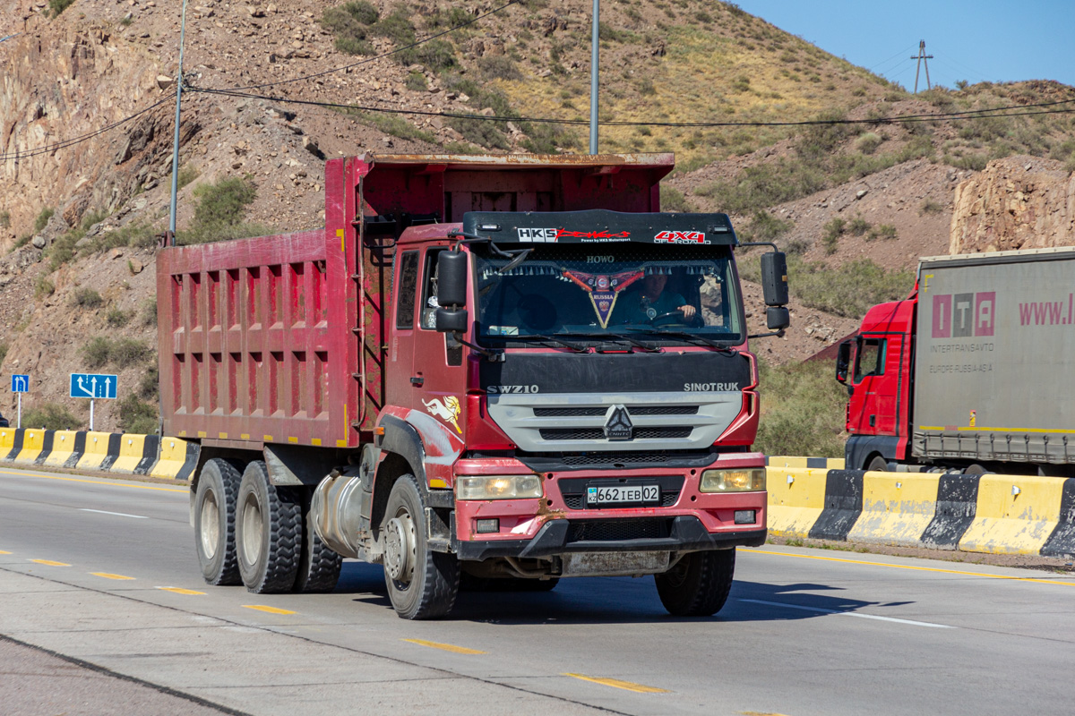 Алматы, № 662 IEB 02 — Sinotruk SWZ10 Golden Prince