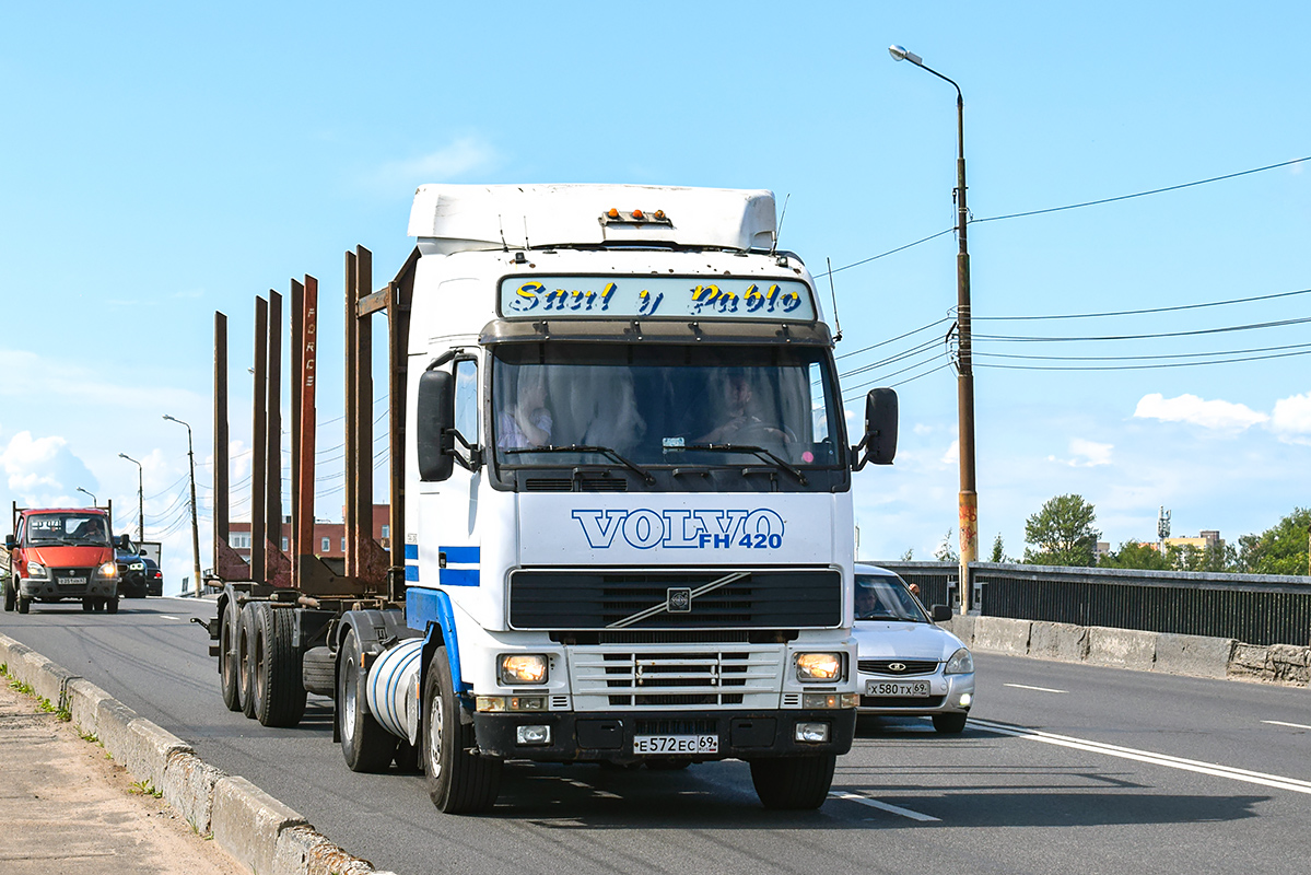 Тверская область, № Е 572 ЕС 69 — Volvo ('1993) FH12.420