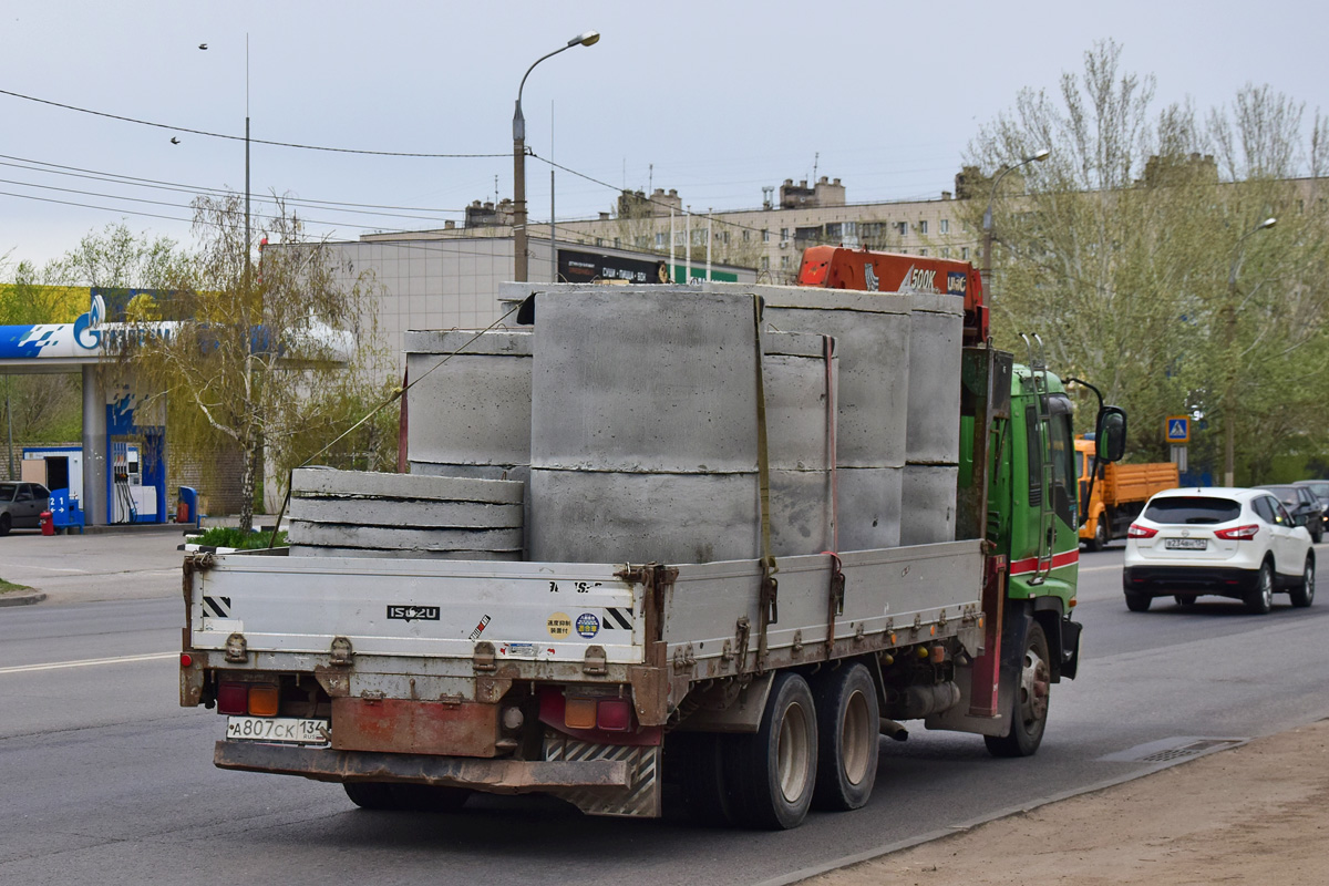 Волгоградская область, № А 807 СК 134 — Isuzu Forward (общая модель)