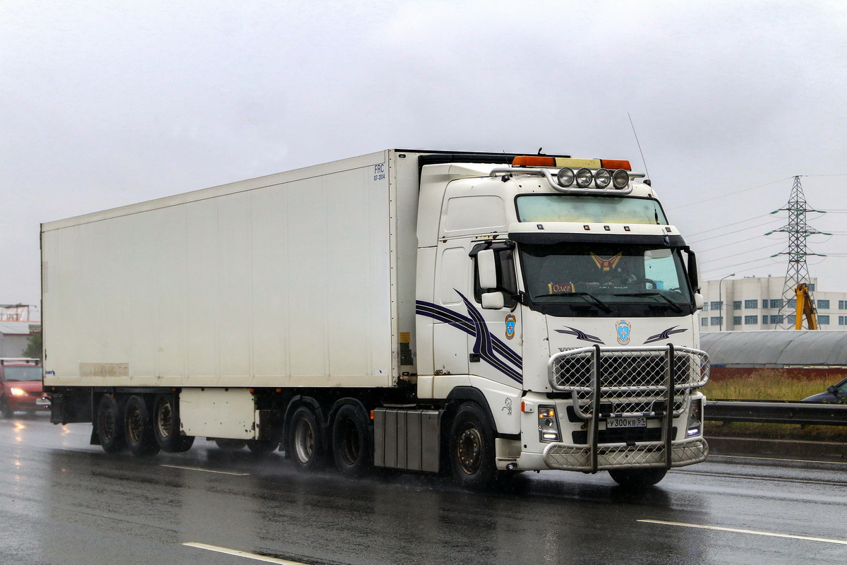 Мурманская область, № У 300 КВ 51 — Volvo ('2002) FH12.480