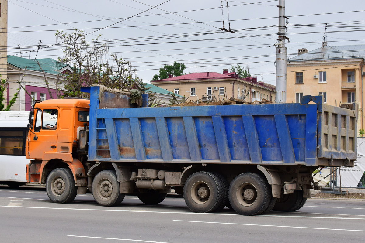 Волгоградская область, № М 956 МК 134 — Shaanxi Shacman F2000 SX331x