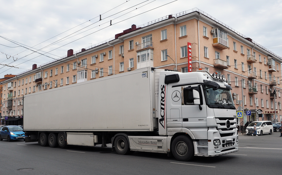 Тюменская область, № А 001 ТН 72 — Mercedes-Benz Actros ('2009) 1841