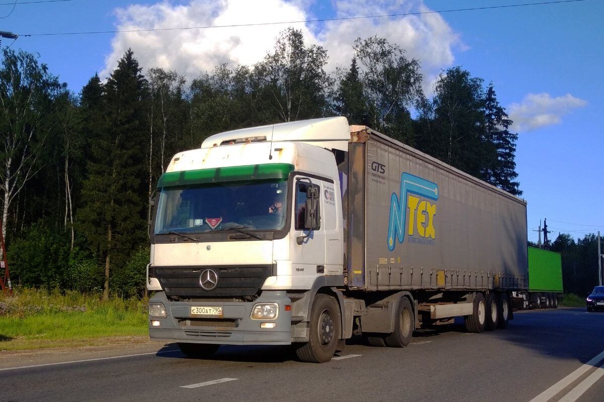 Московская область, № С 300 АТ 790 — Mercedes-Benz Actros ('2003) 1844