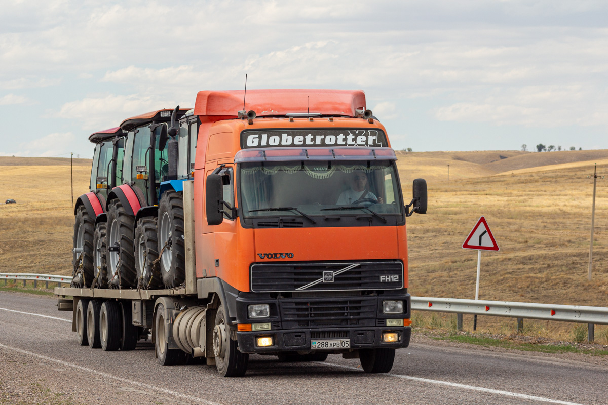 Алматинская область, № 288 APB 05 — Volvo ('1993) FH12.420; Алматинская область — Новая спецтехника