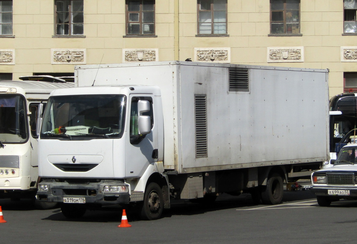 Санкт-Петербург, № А 319 ОМ 178 — Renault Midliner