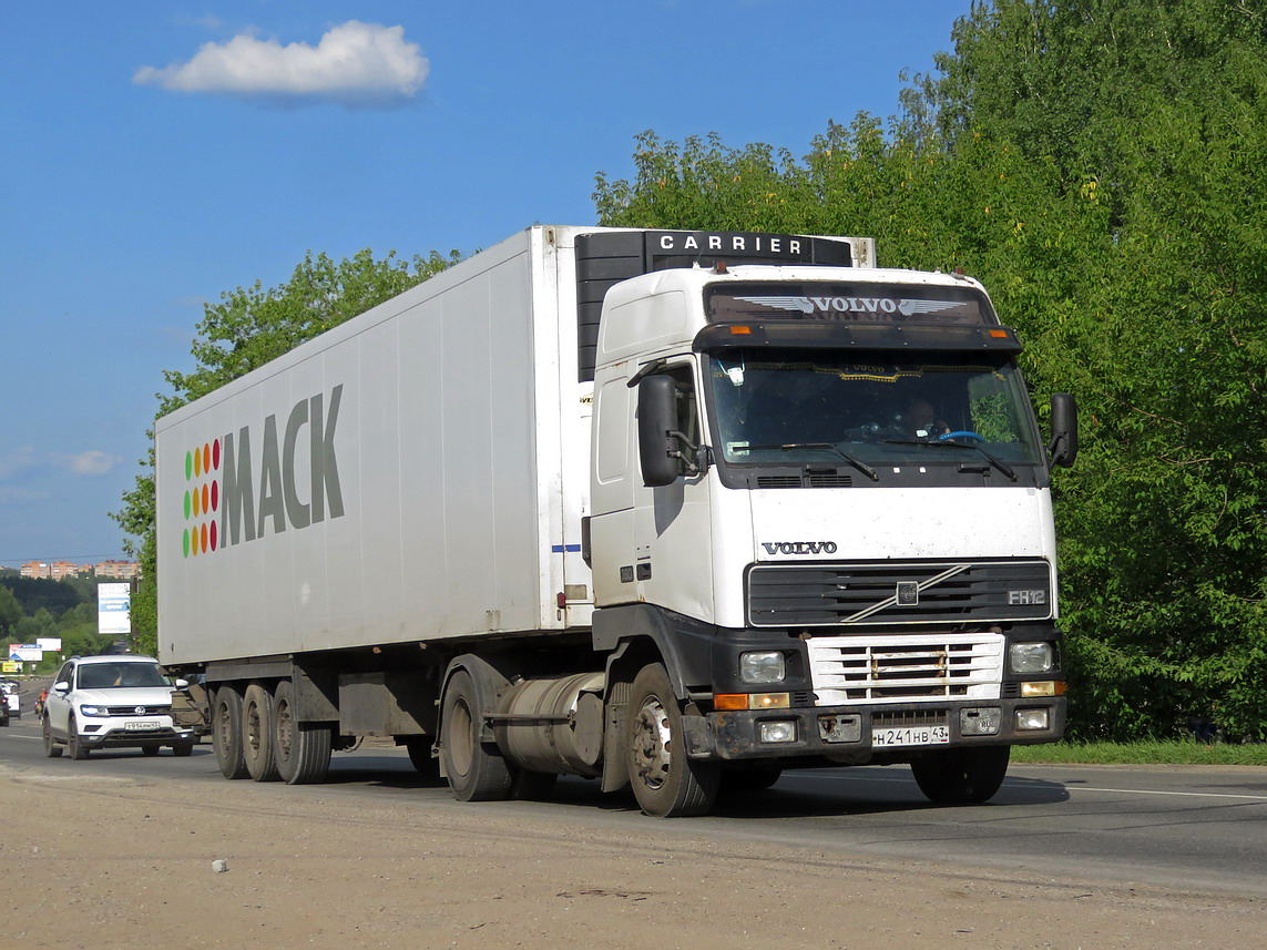 Кировская область, № Н 241 НВ 43 — Volvo ('1993) FH12.380