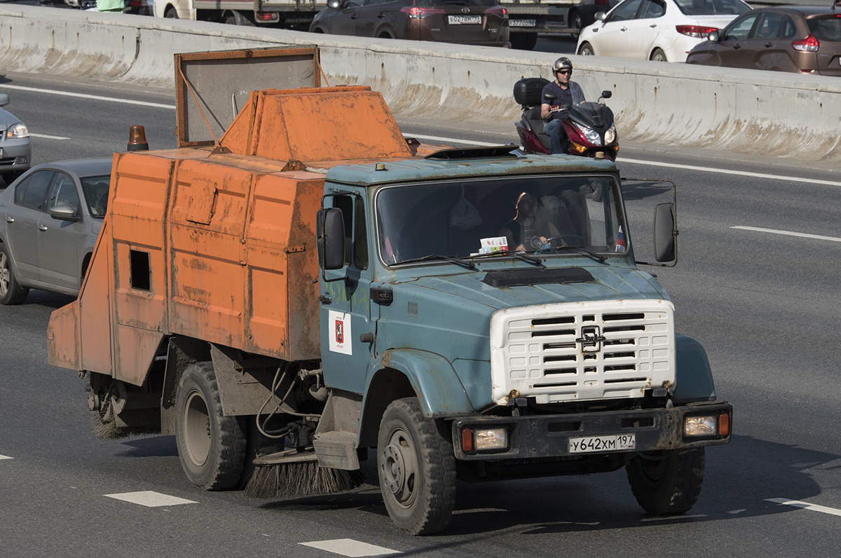 Москва, № У 642 ХМ 197 — ЗИЛ-432932