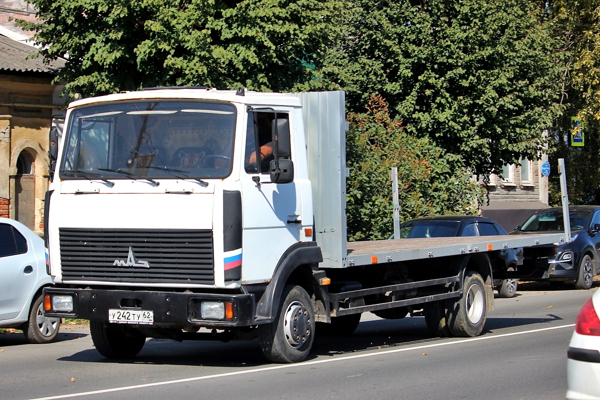 Рязанская область, № У 242 ТУ 62 — МАЗ-437043 "Зубрёнок"